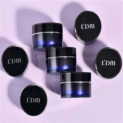 Малък козметичен буркан